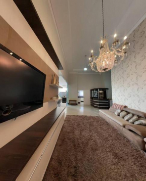 Casa 4 quartos em Condomínio Damha